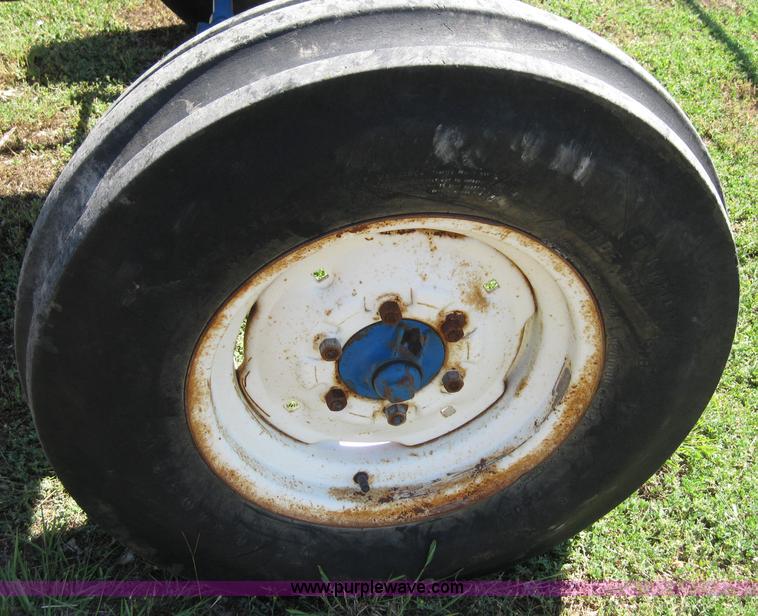 image for item B1221 1982 Ford 4610 tractor