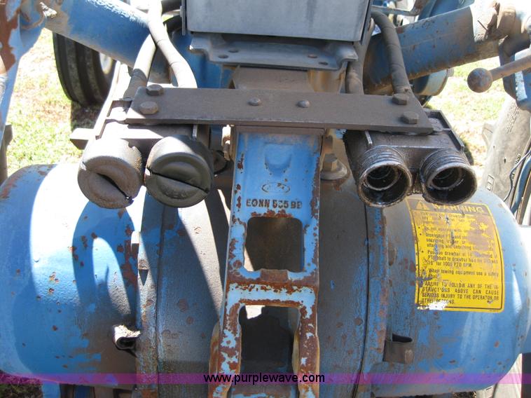 image for item B1221 1982 Ford 4610 tractor