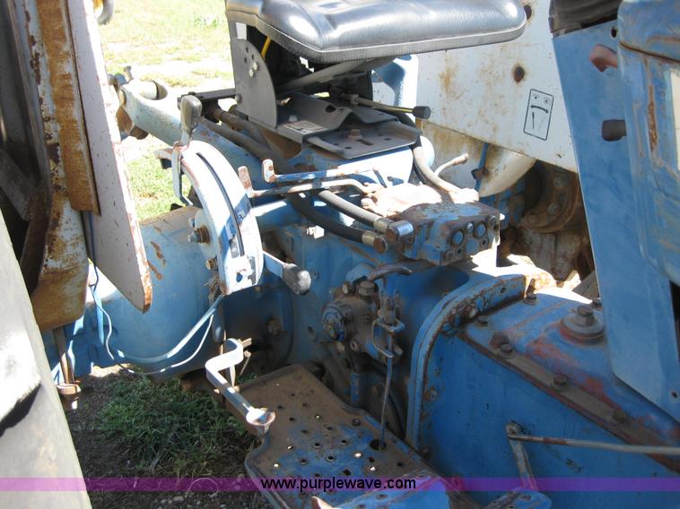 image for item B1221 1982 Ford 4610 tractor