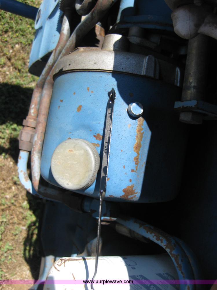 image for item B1221 1982 Ford 4610 tractor