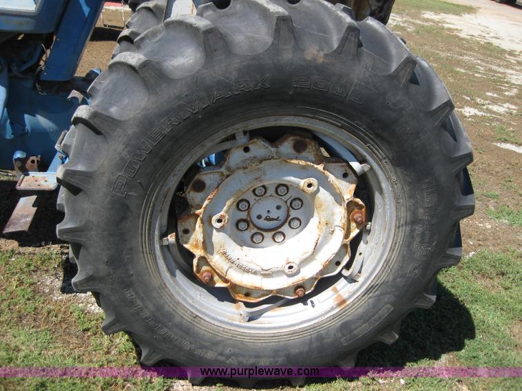 image for item B1221 1982 Ford 4610 tractor