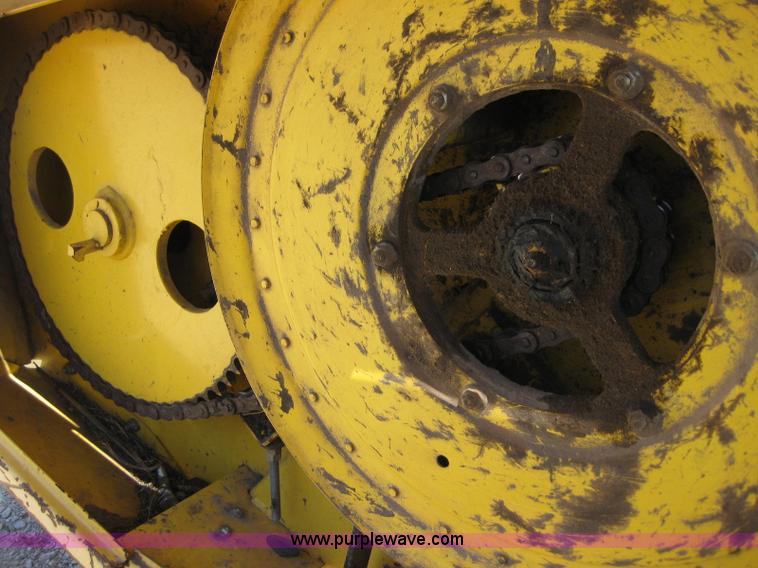 image for item B1225 1996 New Holland 1475 swather