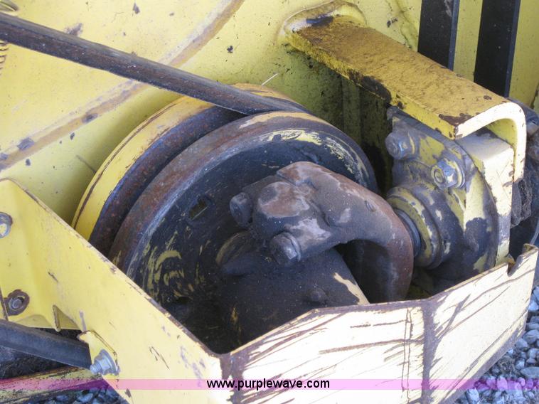 image for item B1225 1996 New Holland 1475 swather