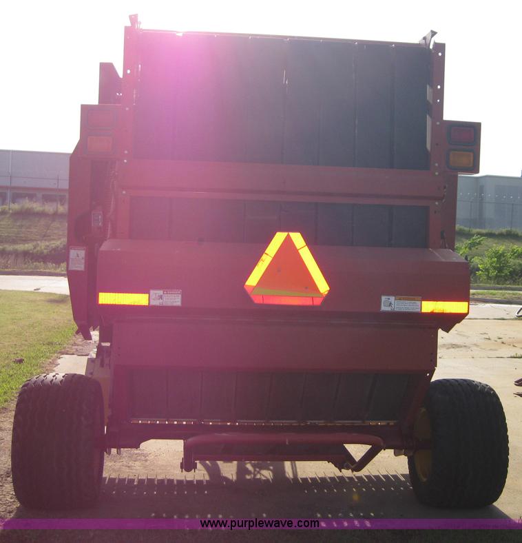 image for item B1246 2005 New Holland BR780 round baler