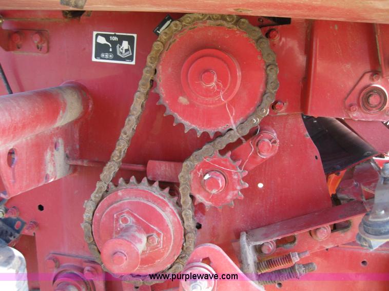 image for item B1246 2005 New Holland BR780 round baler