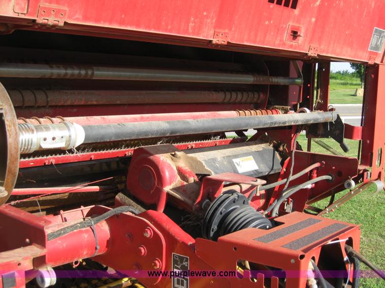 image for item B1246 2005 New Holland BR780 round baler