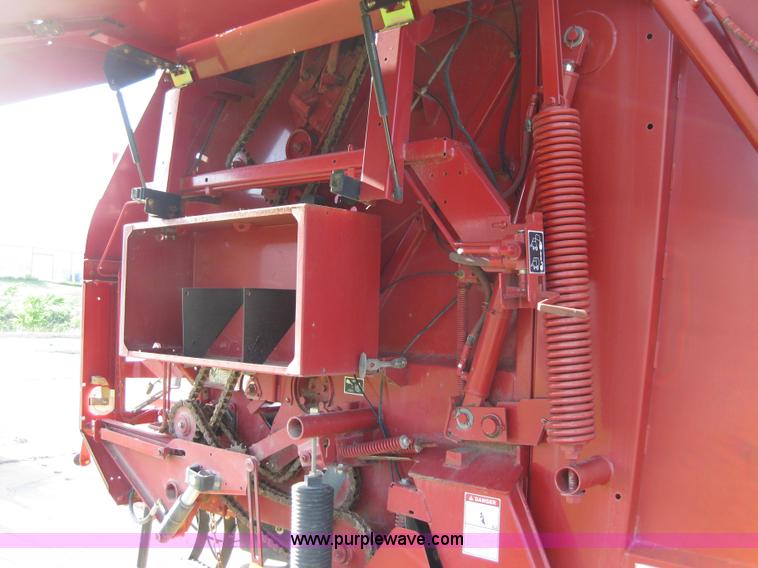 image for item B1246 2005 New Holland BR780 round baler