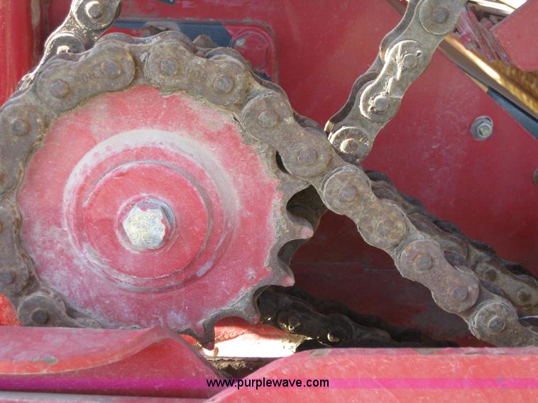 image for item B1246 2005 New Holland BR780 round baler