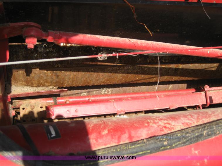 image for item B1246 2005 New Holland BR780 round baler