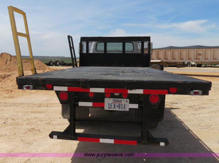 image for item B2312 1975 International Loadstar 1700 flatbed truck