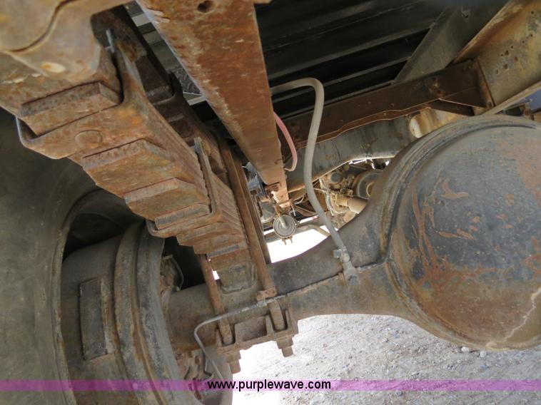 image for item B2312 1975 International Loadstar 1700 flatbed truck