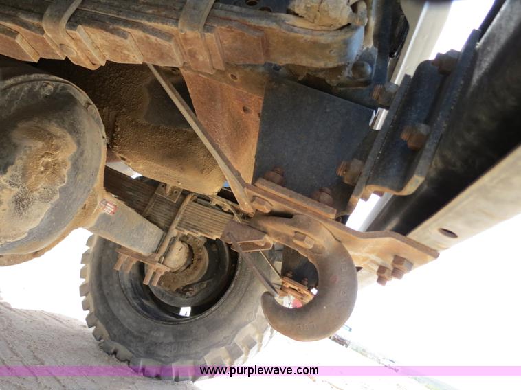 image for item B2312 1975 International Loadstar 1700 flatbed truck