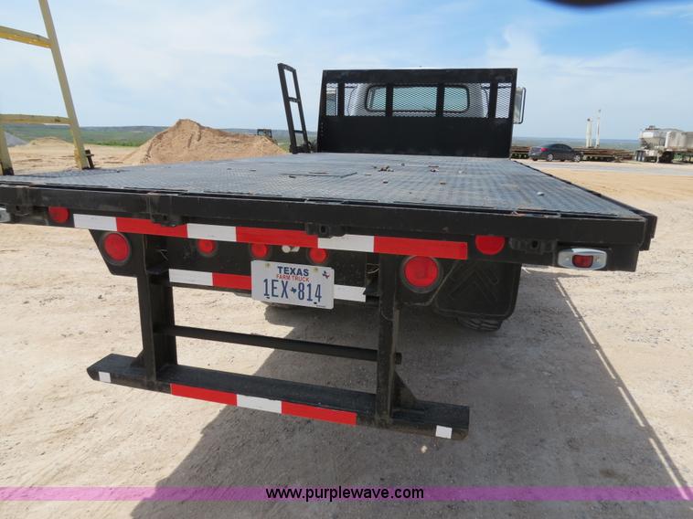 image for item B2312 1975 International Loadstar 1700 flatbed truck
