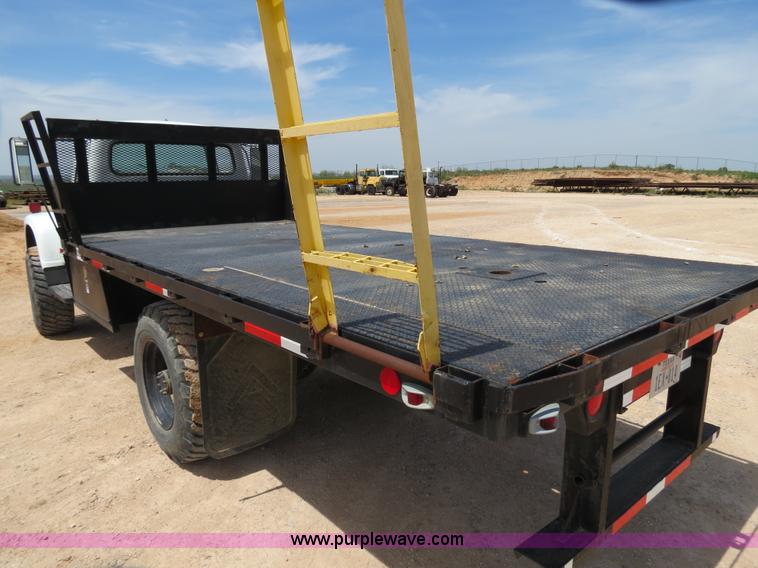 image for item B2312 1975 International Loadstar 1700 flatbed truck