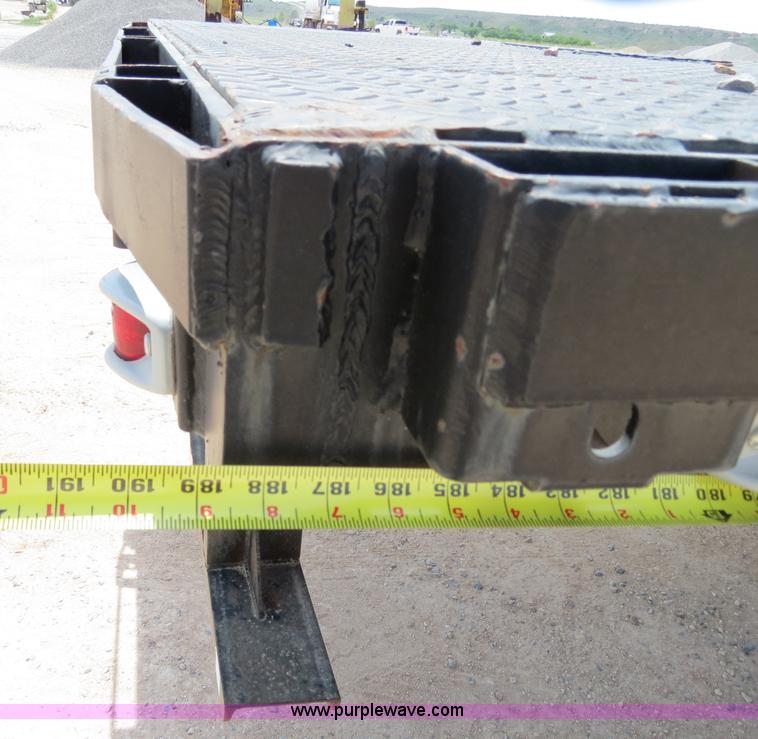 image for item B2312 1975 International Loadstar 1700 flatbed truck