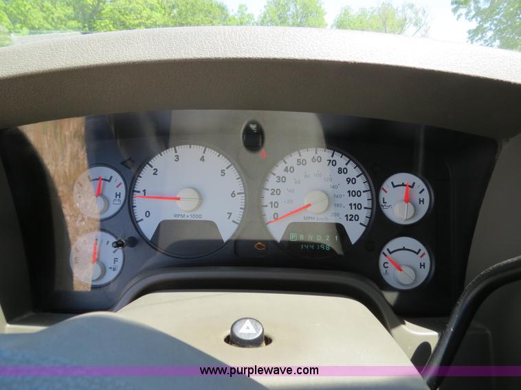 image for item B2326 2007 Dodge Ram 2500 SLT Heavy Duty crew cab pickup truck