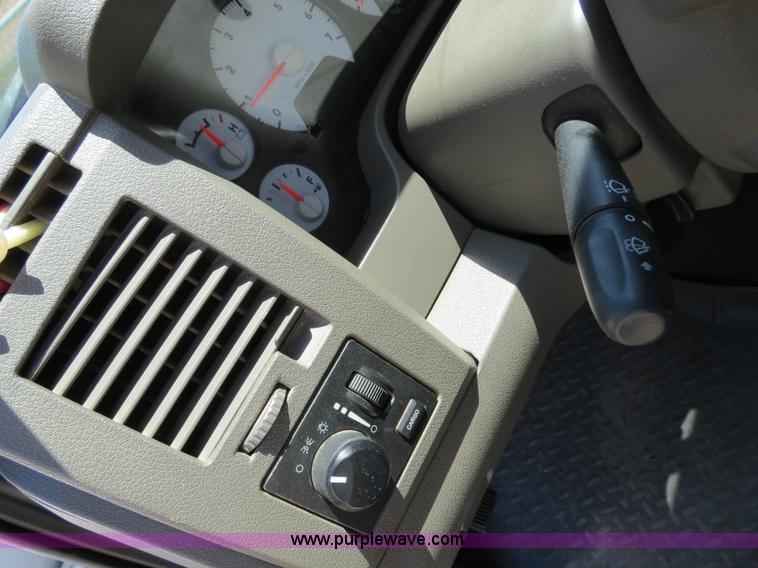 image for item B2326 2007 Dodge Ram 2500 SLT Heavy Duty crew cab pickup truck