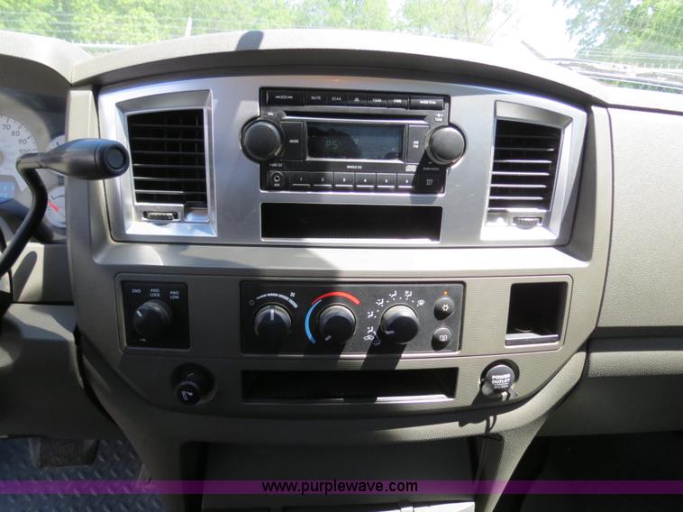 image for item B2326 2007 Dodge Ram 2500 SLT Heavy Duty crew cab pickup truck