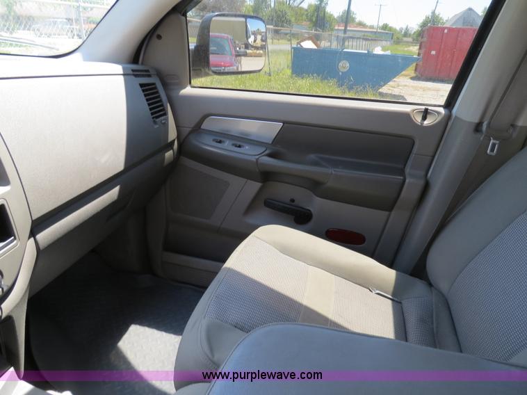 image for item B2326 2007 Dodge Ram 2500 SLT Heavy Duty crew cab pickup truck