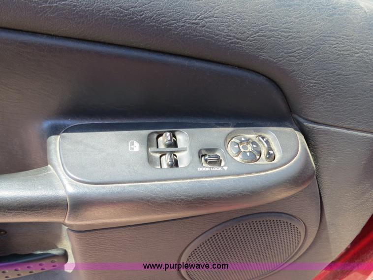 image for item B2327 2005 Dodge Ram 2500 Heavy Duty pickup truck