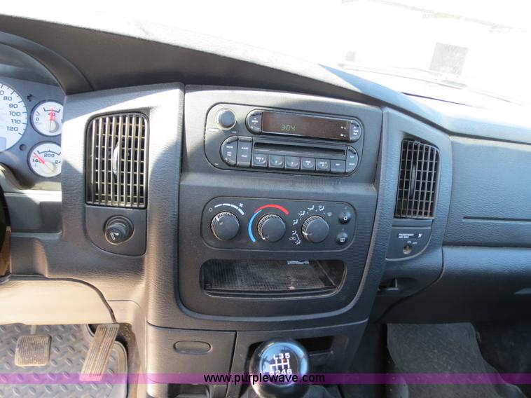 image for item B2327 2005 Dodge Ram 2500 Heavy Duty pickup truck