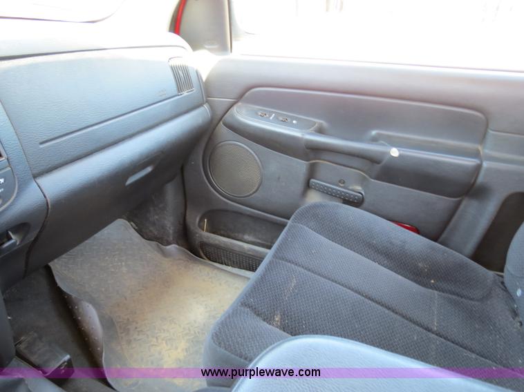 image for item B2327 2005 Dodge Ram 2500 Heavy Duty pickup truck