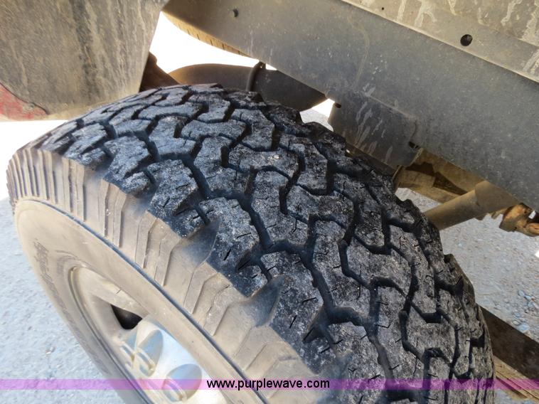 image for item B2327 2005 Dodge Ram 2500 Heavy Duty pickup truck