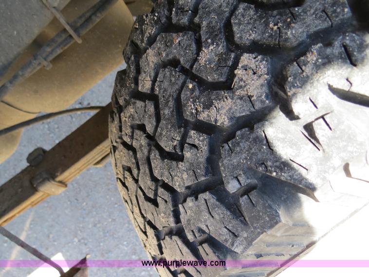 image for item B2327 2005 Dodge Ram 2500 Heavy Duty pickup truck