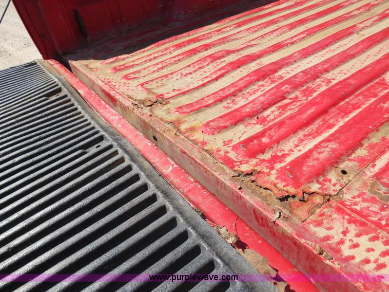 image for item B2327 2005 Dodge Ram 2500 Heavy Duty pickup truck