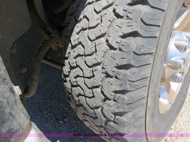 image for item B2329 2009 Dodge Ram 2500 Heavy Duty quad cab pickup truck