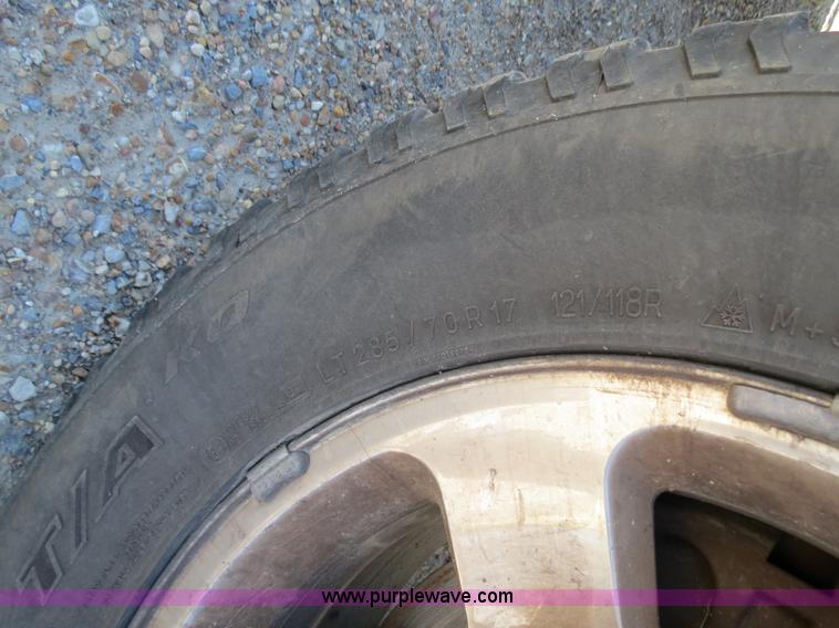 image for item B2329 2009 Dodge Ram 2500 Heavy Duty quad cab pickup truck