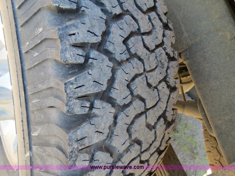 image for item B2329 2009 Dodge Ram 2500 Heavy Duty quad cab pickup truck