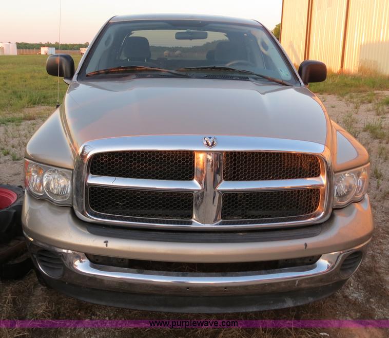 image for item B2331 2005 Dodge Ram 2500 SLT Heavy Duty quad cab pickup truck