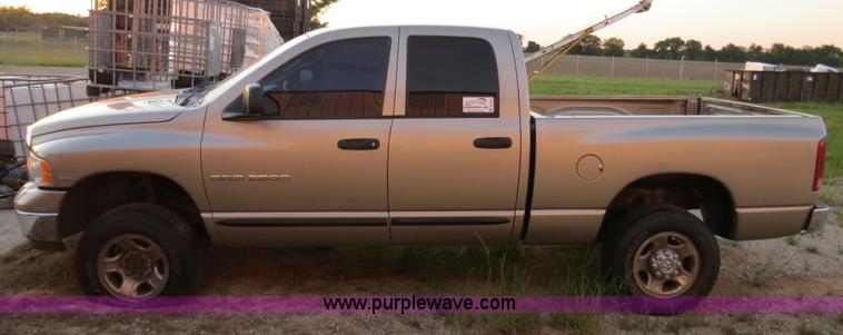 image for item B2331 2005 Dodge Ram 2500 SLT Heavy Duty quad cab pickup truck