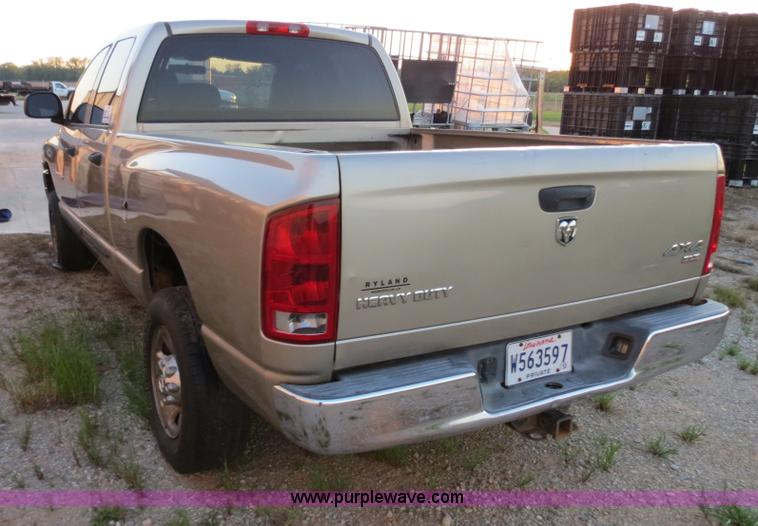 image for item B2331 2005 Dodge Ram 2500 SLT Heavy Duty quad cab pickup truck