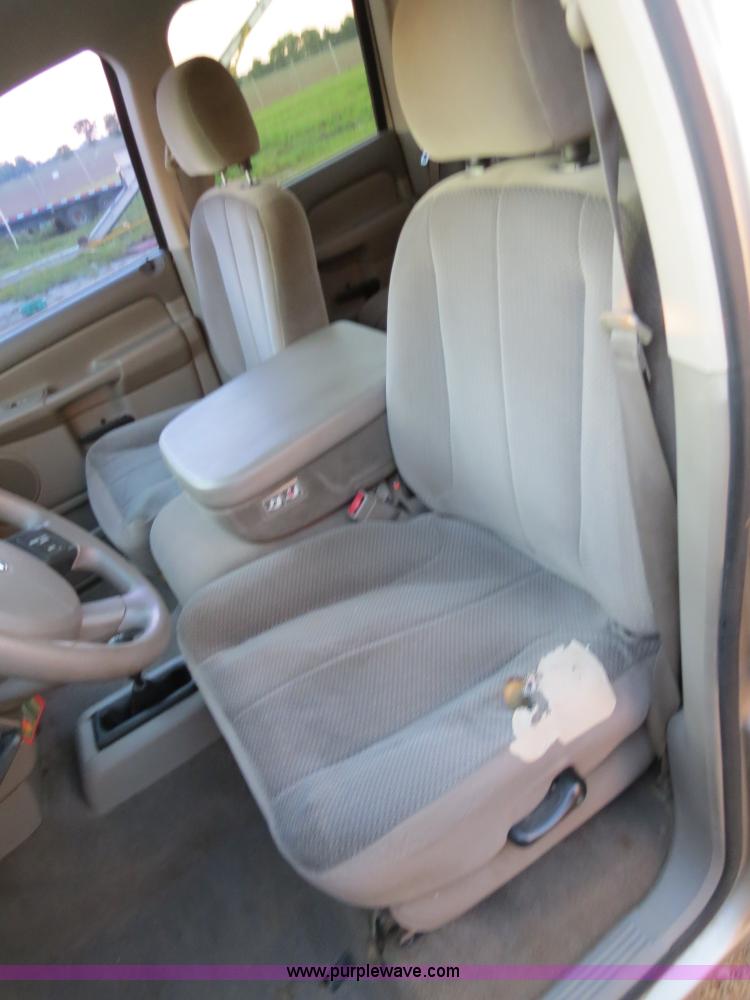 image for item B2331 2005 Dodge Ram 2500 SLT Heavy Duty quad cab pickup truck