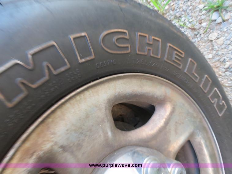 image for item B2331 2005 Dodge Ram 2500 SLT Heavy Duty quad cab pickup truck