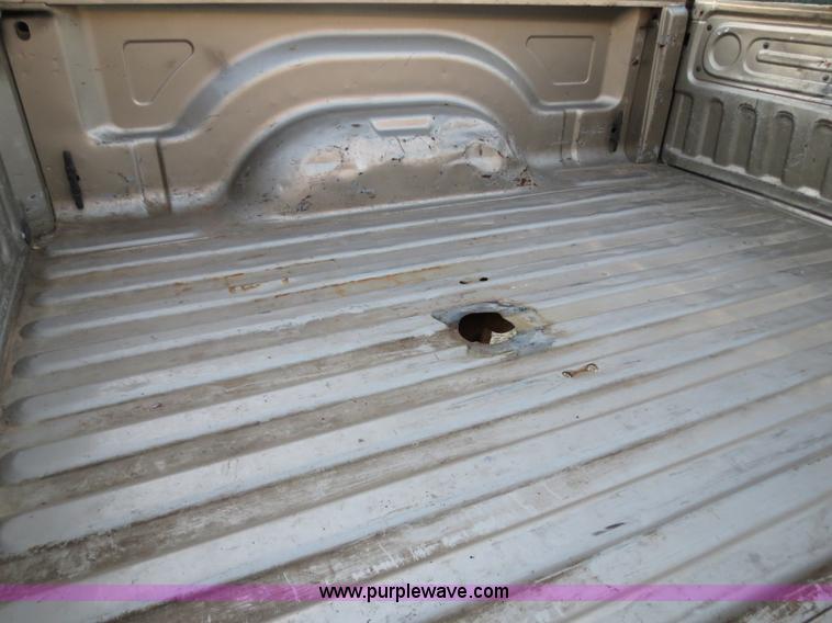 image for item B2331 2005 Dodge Ram 2500 SLT Heavy Duty quad cab pickup truck