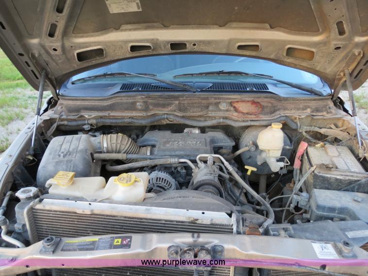 image for item B2331 2005 Dodge Ram 2500 SLT Heavy Duty quad cab pickup truck