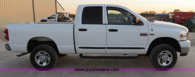 image for item B2332 2007 Dodge Ram 2500 SLT Heavy Duty quad cab pickup truck