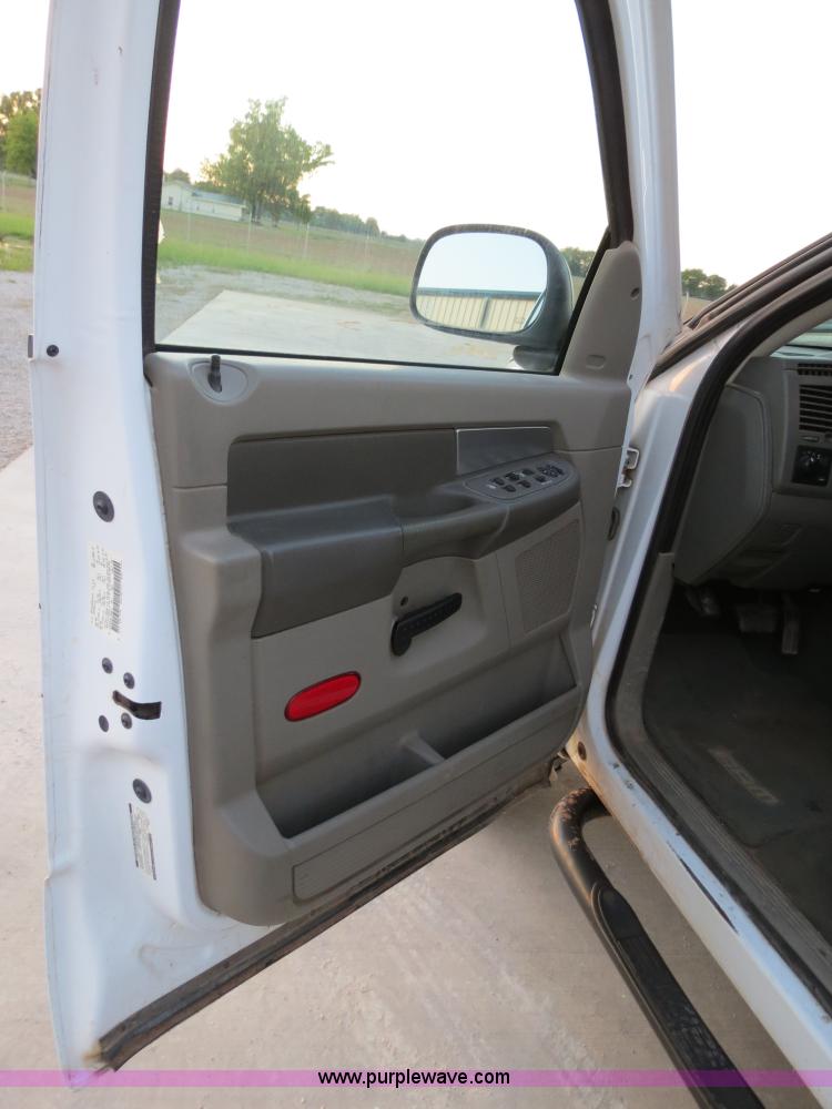 image for item B2332 2007 Dodge Ram 2500 SLT Heavy Duty quad cab pickup truck