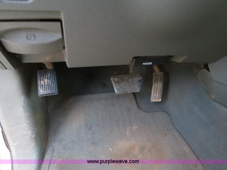 image for item B2332 2007 Dodge Ram 2500 SLT Heavy Duty quad cab pickup truck