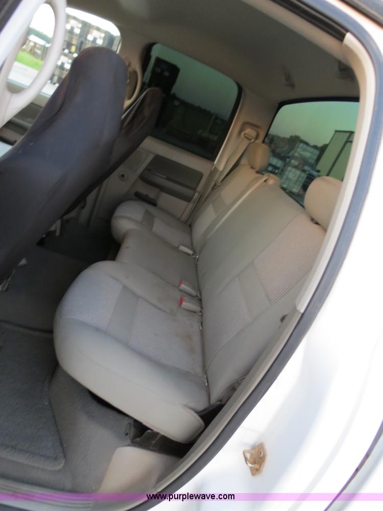 image for item B2332 2007 Dodge Ram 2500 SLT Heavy Duty quad cab pickup truck