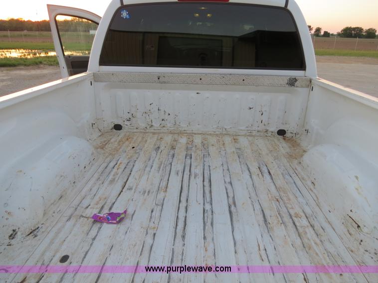 image for item B2332 2007 Dodge Ram 2500 SLT Heavy Duty quad cab pickup truck