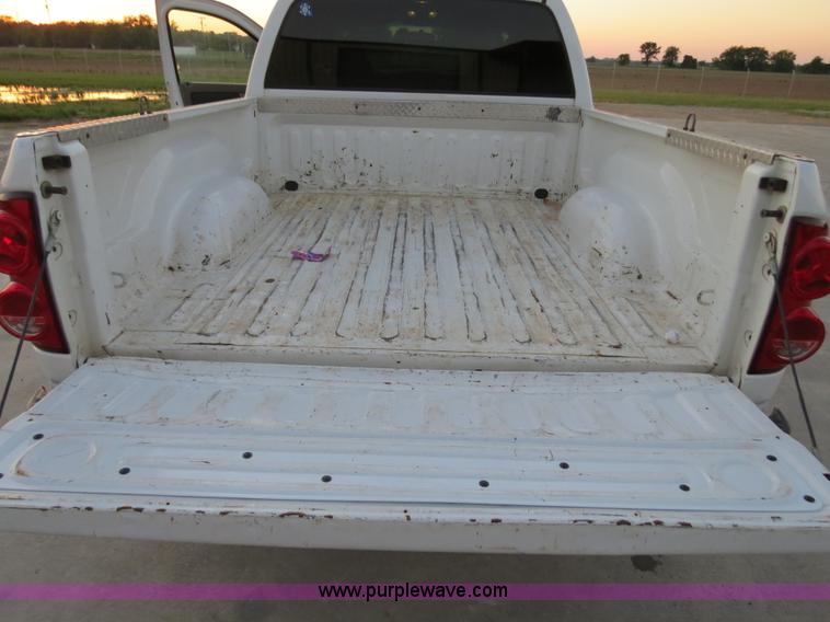 image for item B2332 2007 Dodge Ram 2500 SLT Heavy Duty quad cab pickup truck