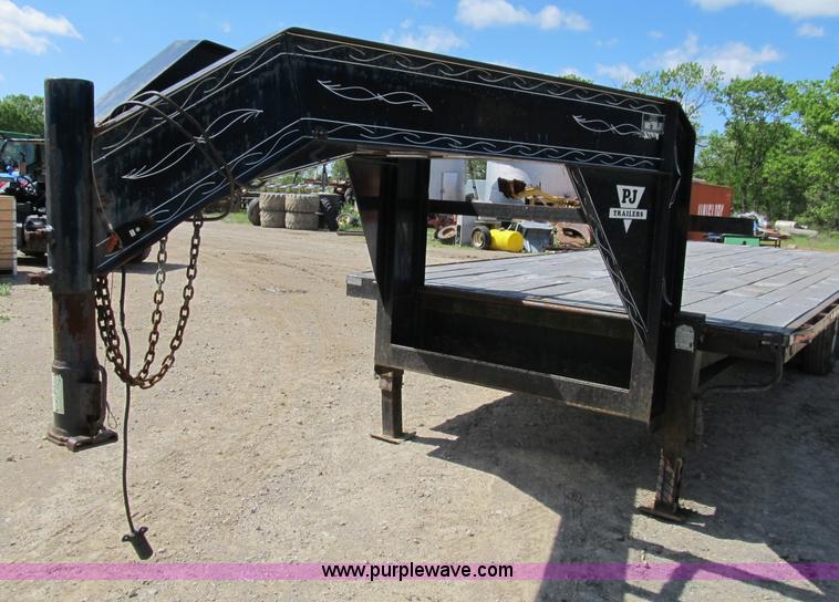 image for item B2698 1995 24' PJ gooseneck trailer