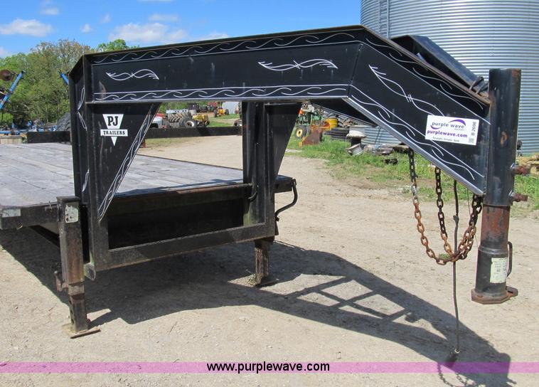 image for item B2698 1995 24' PJ gooseneck trailer