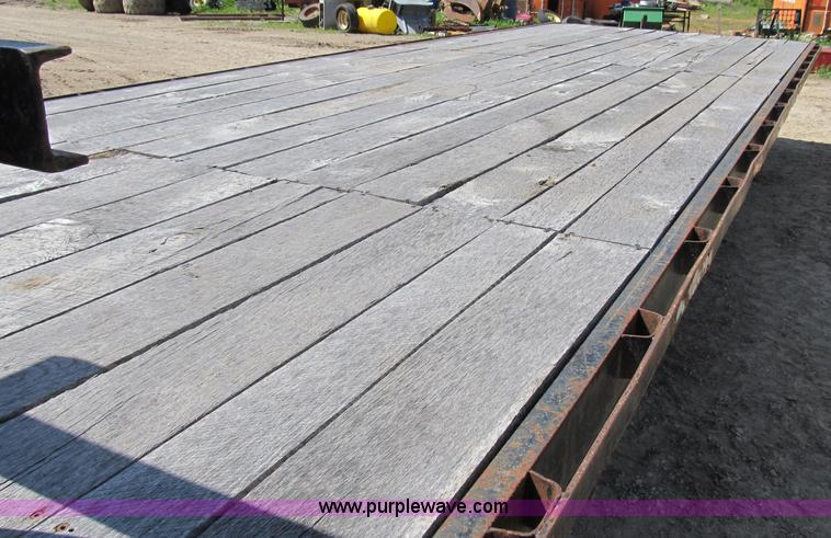 image for item B2698 1995 24' PJ gooseneck trailer