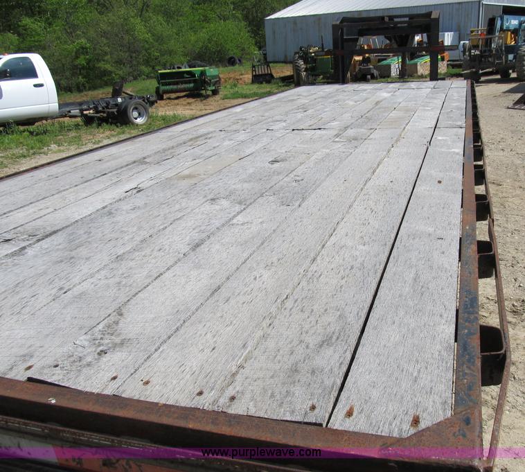 image for item B2698 1995 24' PJ gooseneck trailer