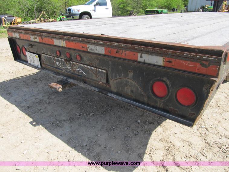 image for item B2698 1995 24' PJ gooseneck trailer